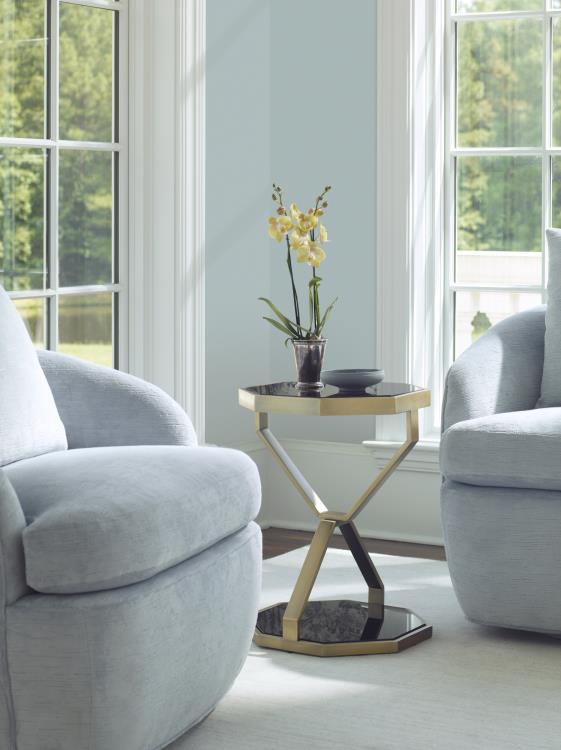 Compositions Drinks Table