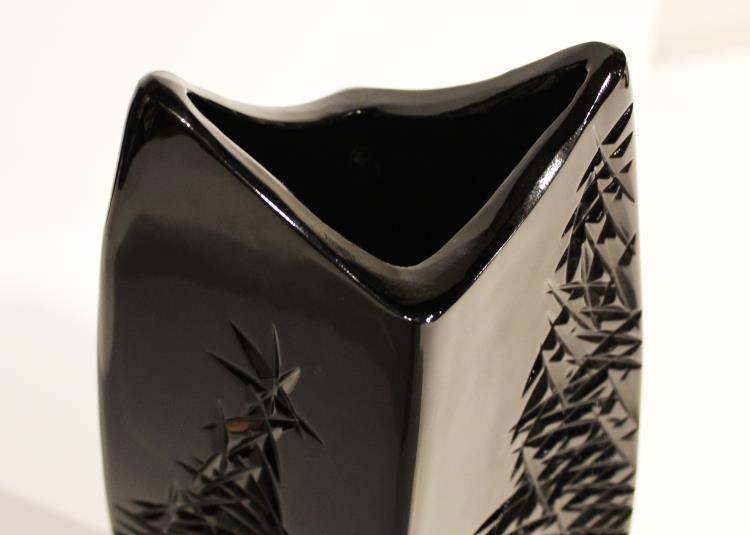 Raven Vase